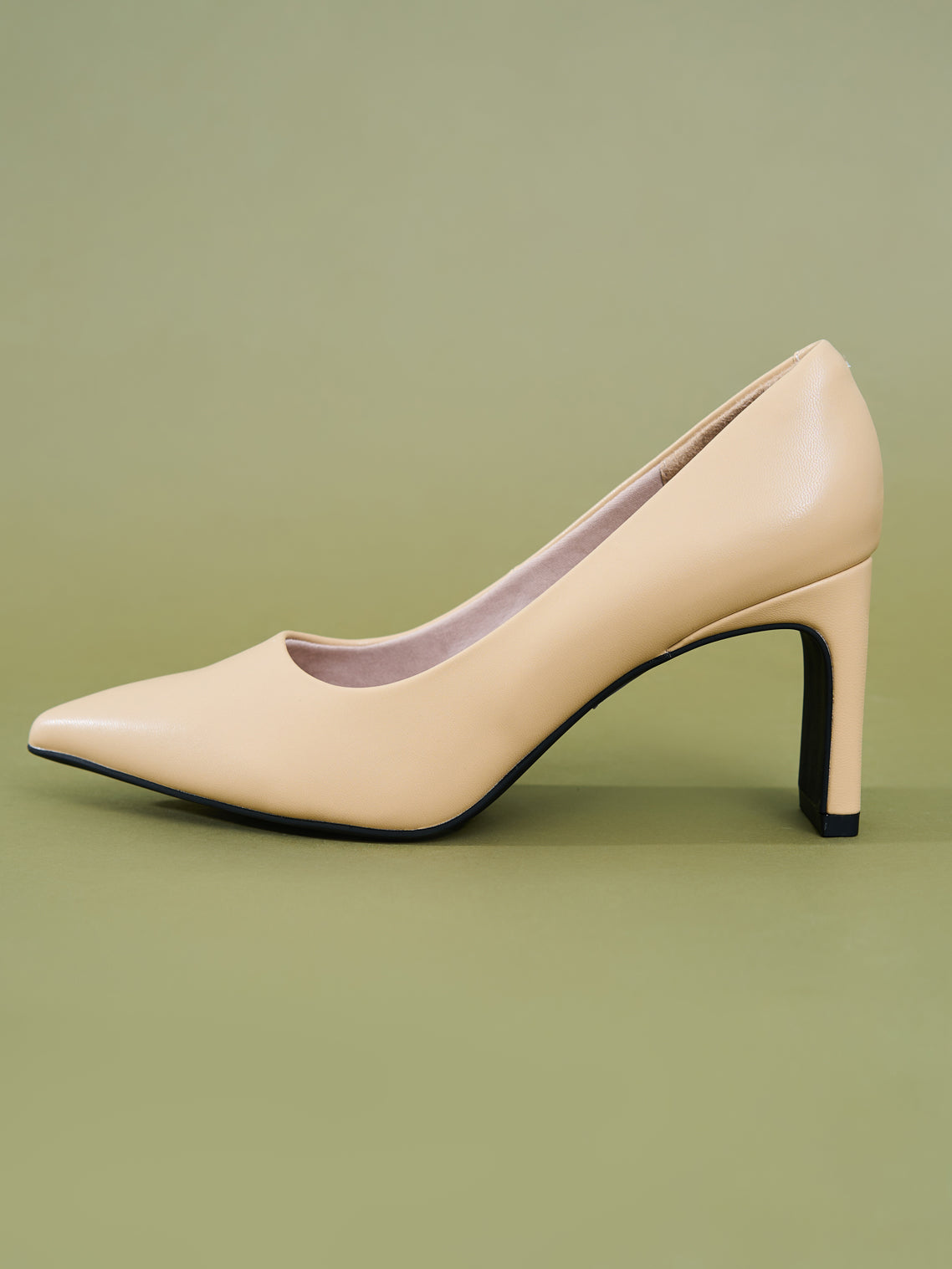 รองเท้าส้นสูงสตรีใส่ทำงานแบรนด์Yody  ส้นสูงแบบสี่เหลี่ยม กันขีดข่วน เกรดดี GIN5042